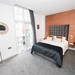 Unique Boutique 2 Bed With Balconies - Park Row