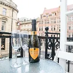 Unique Boutique 2 Bed With Balconies - Park Row