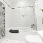 Unique Boutique 2 Bed With Balconies - Park Row *