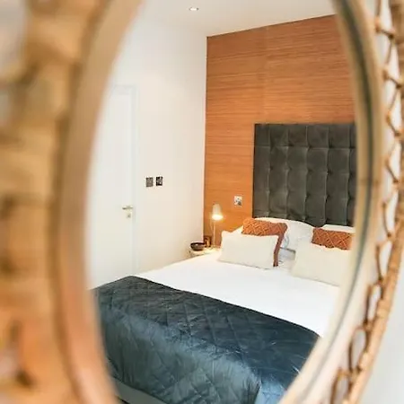 Unique Boutique 2 Bed With Balconies - Park Row Apartment