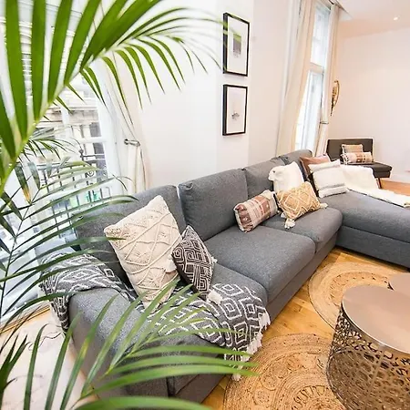 Unique Boutique 2 Bed With Balconies - Park Row Leeds (West Yorkshire)
