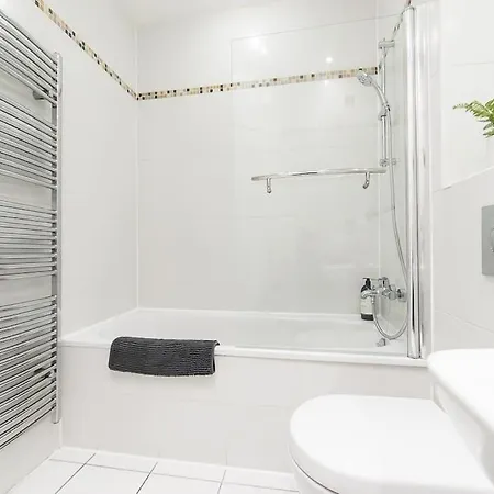 Unique Boutique 2 Bed With Balconies - Park Row *