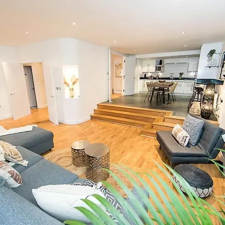 Unique Boutique 2 Bed With Balconies - Park Row 利兹