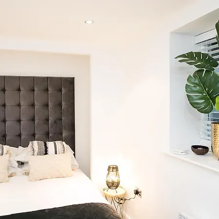Unique Boutique 2 Bed With Balconies - Park Row Appartement