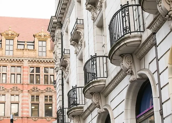 Unique Boutique 2 Bed Apt With Balconies - Central Park Row * Leeds (West Yorkshire)