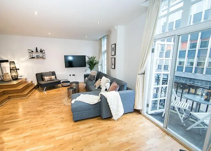 Unique Boutique 2 Bed Apt With Balconies - Central Park Row