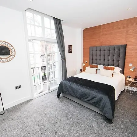 Unique Boutique 2 Bed With Balconies - Park Row